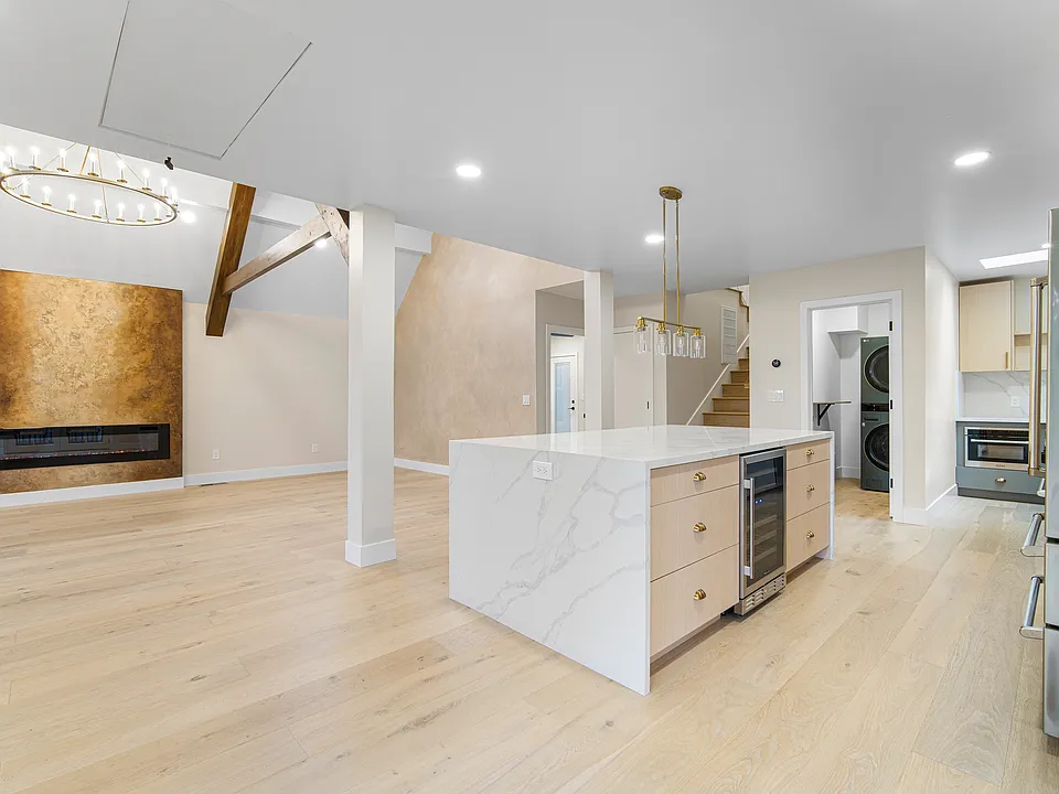 483 Boynton Ave