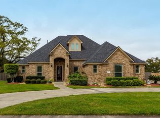 1001 Enchanted Oaks Dr, Angleton, TX 77515