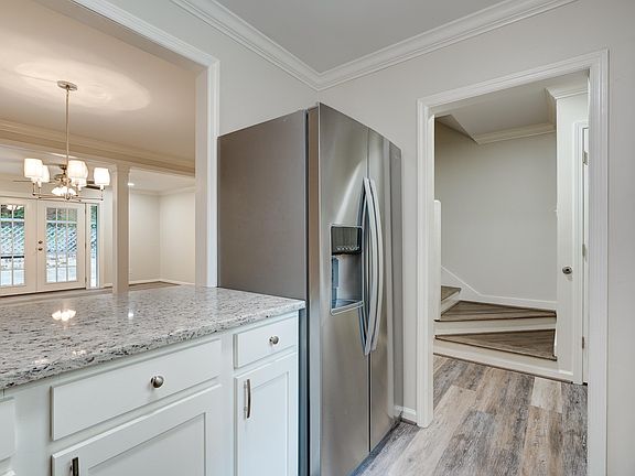 3rd image of 820 Vestavia Villa Ct #820