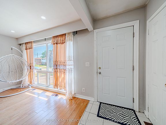 4th image of 235 Waverly St S