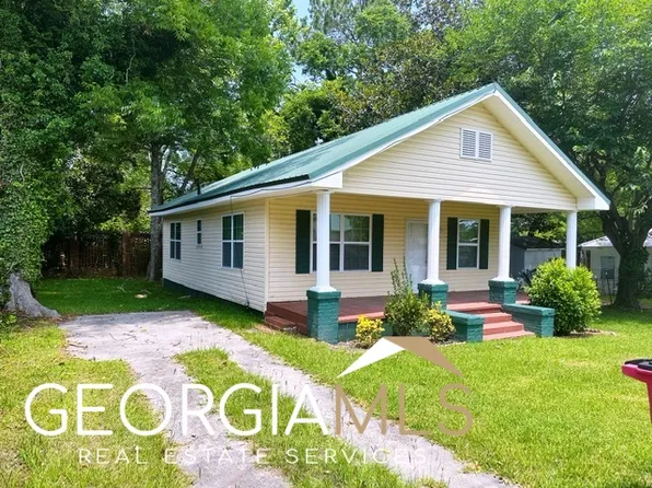 26 S 6th Ave, Mc Rae Helena, GA 31055