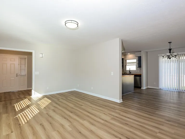 5291 Villa Ct — Photo 6