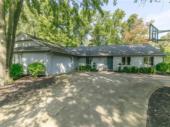 21586 Little Brook Way, Strongsville, OH 44136
