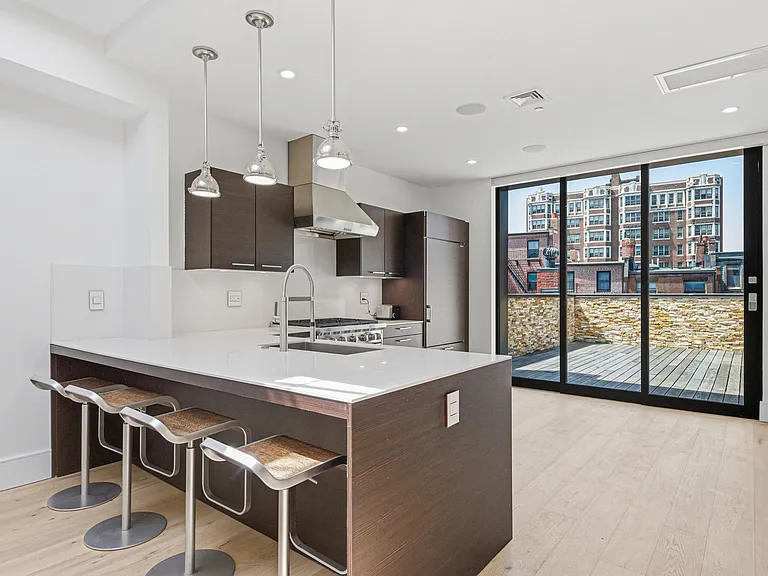431 Marlborough St #3 — Photo 9