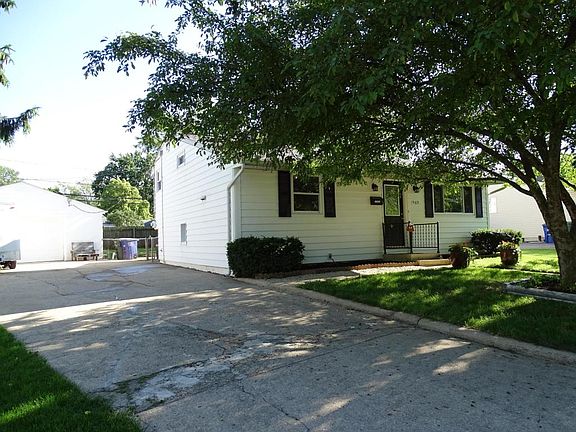4th image of 1469 Burnley Sq S