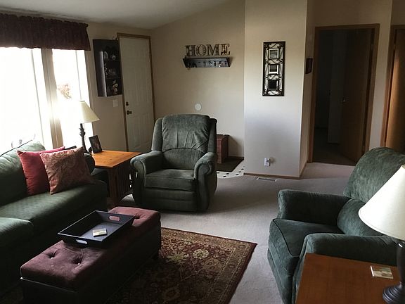 5th image of 302 NW Park West Dr