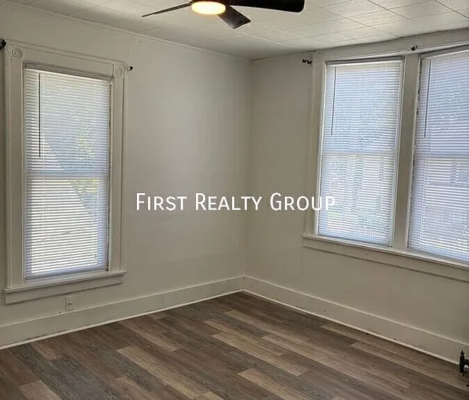 908 Washington Ave #A — Photo 8
