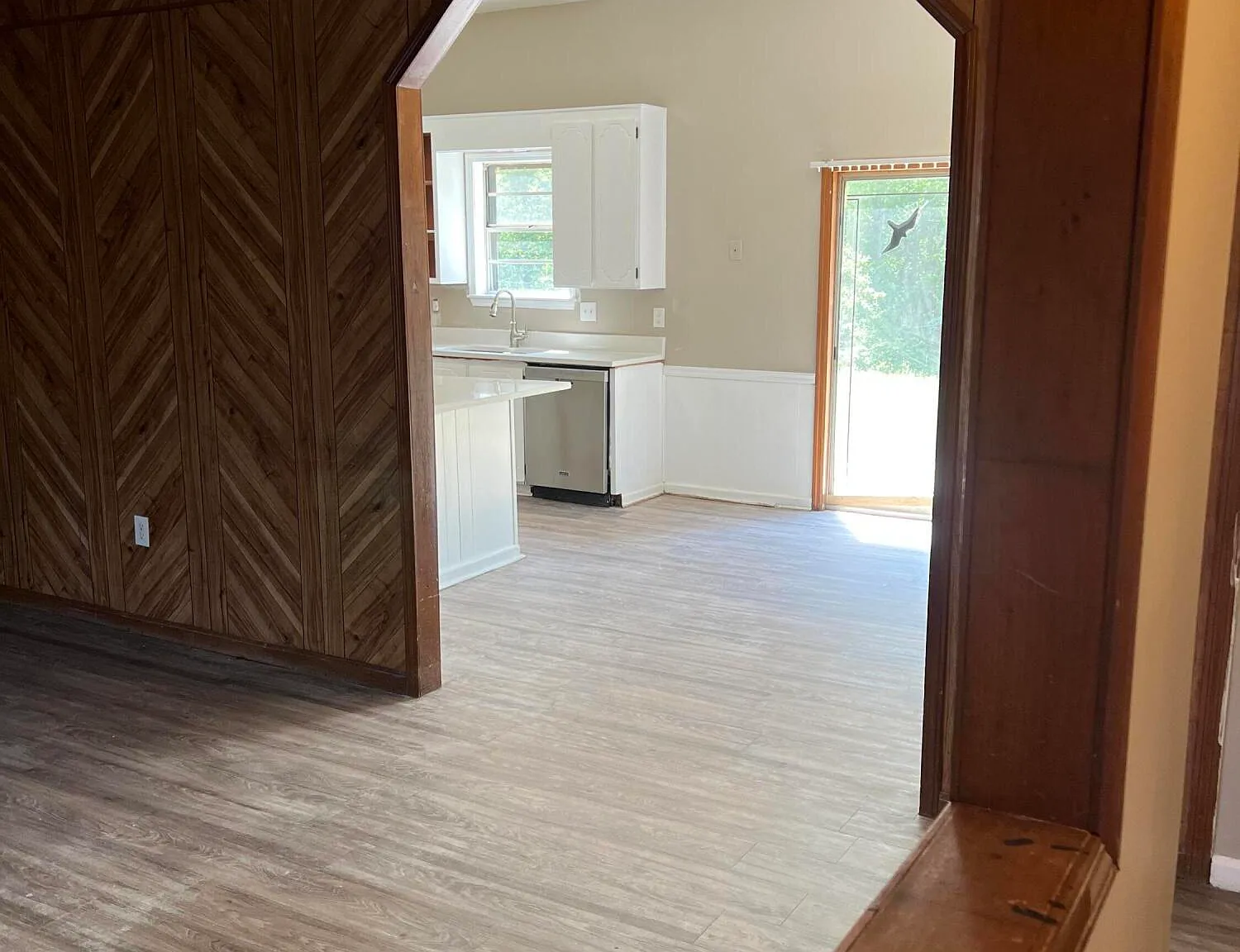 3 bed, 2.0 bath, 1377 sqft, $1,425 — Photo 4