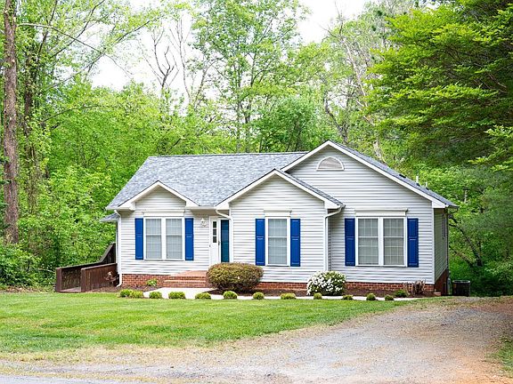 2nd image of 309 Jefferson Woods Dr