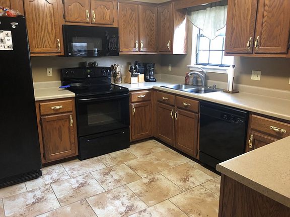 2nd image of 606 White Oak Dr