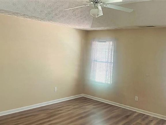 3rd image of 1503 Nunnally Way