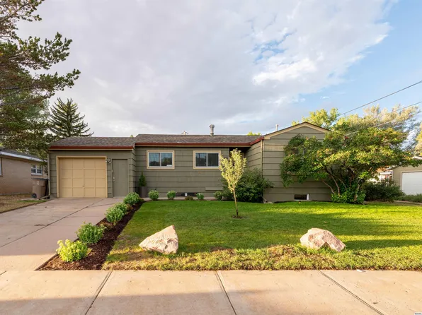 2106 Thornburgh Dr, Laramie, WY 82070