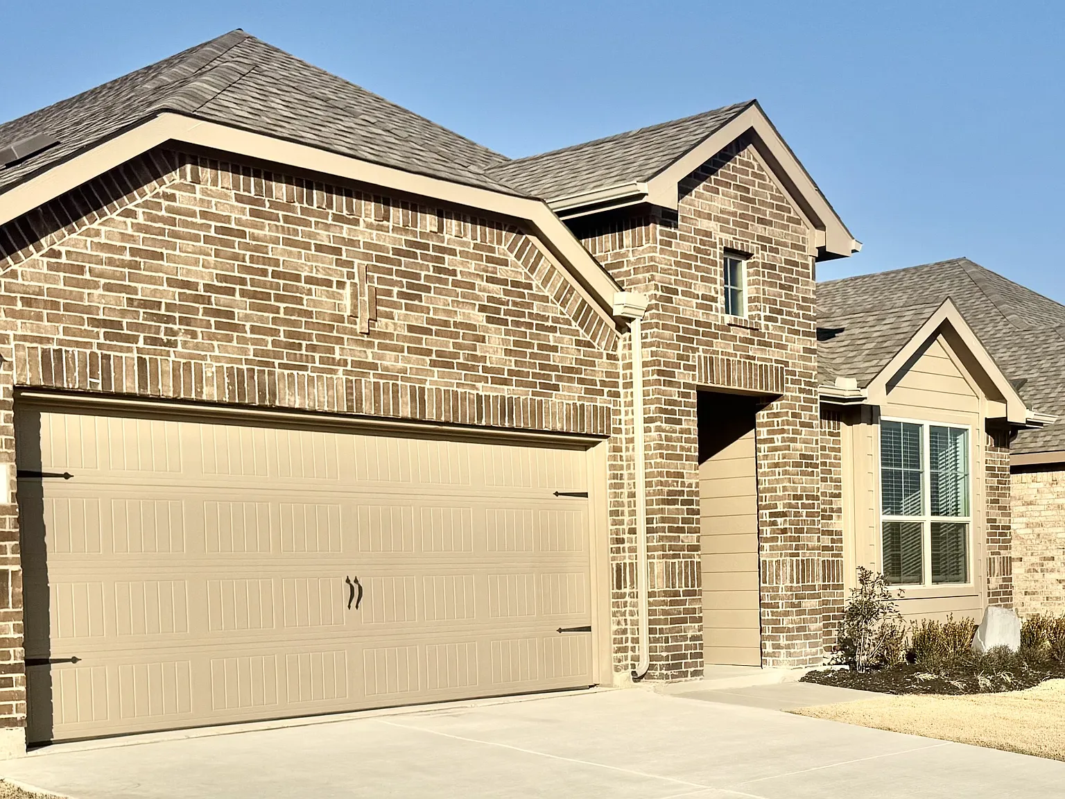 1215 Rockwater Drive — Photo 2