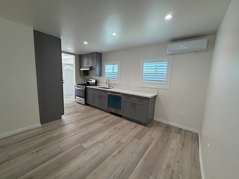 2540 E Dunes St #B — Photo 5
