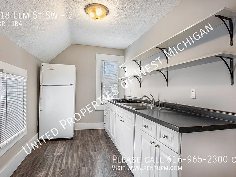 118 Elm St SW #2 — Photo 10