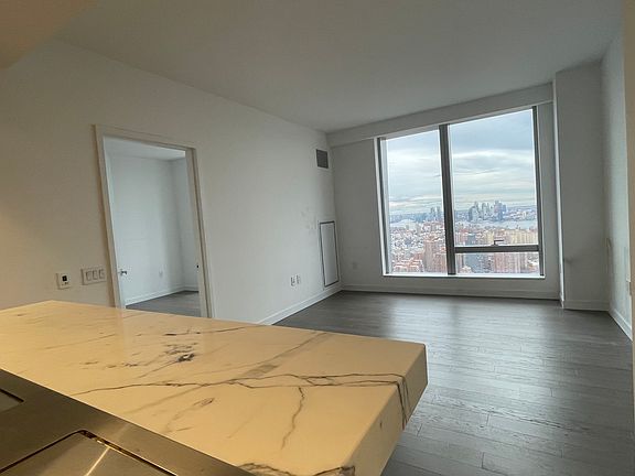 5th image of 252 South St #50J