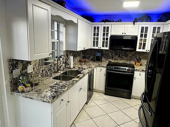 4th image of 2303 SW 85th Way #2303