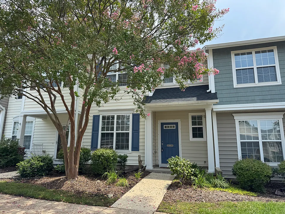 413 Hamlet Park Dr