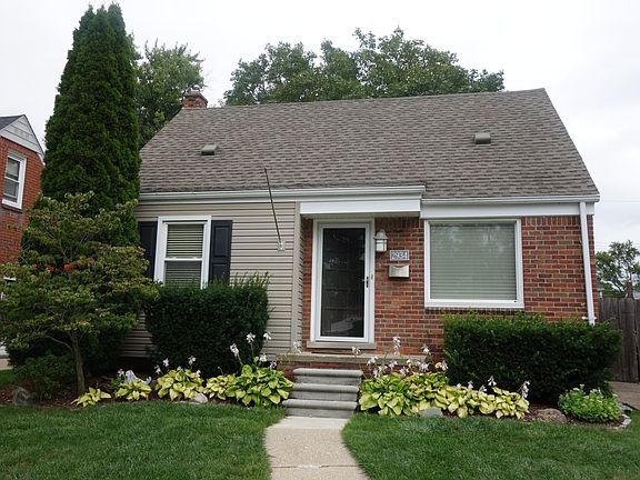 5th image of 2934 Ferris Ave