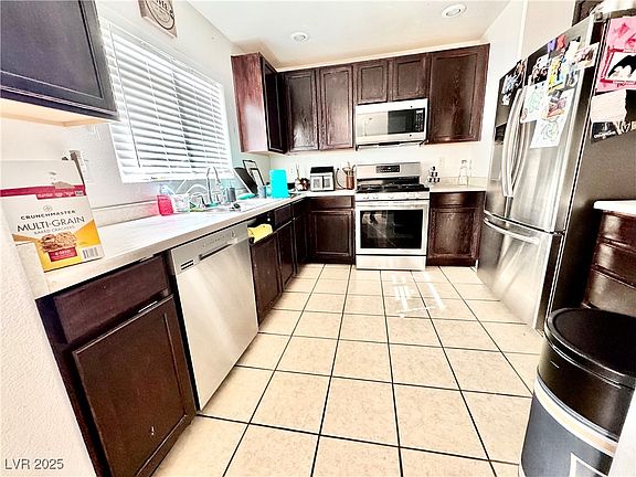 5th image of 6819 Mahogany Meadows Ave