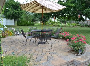 1904 Bluehill Dr NE, Grand Rapids, MI 49525