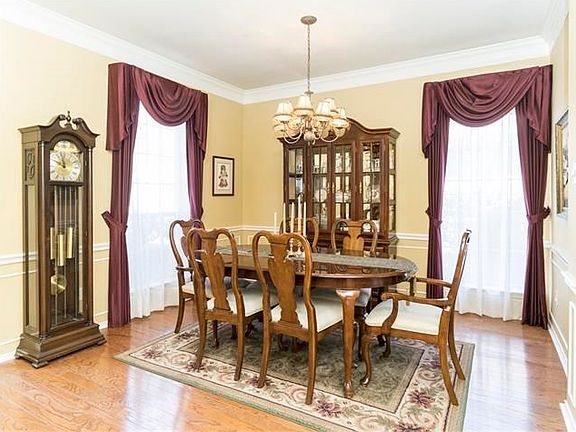Formal dining room--perfect for those special family gatherings.