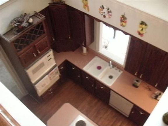 4th image of 7696 Fairway Forest Dr N