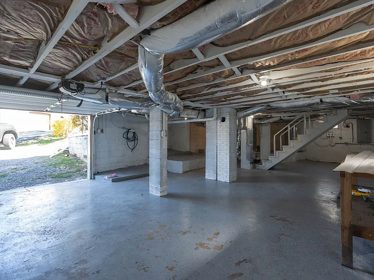 306 Martin St — Photo 13