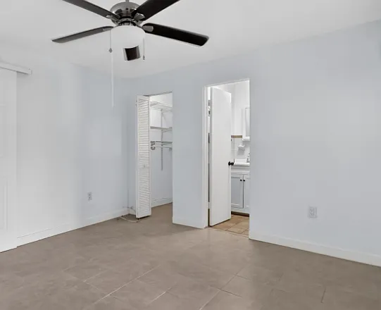 17001 NW 53rd Ct — Photo 7