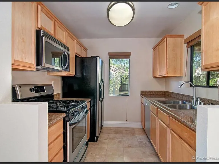 Upgraded Kitchen - Granite Countertops