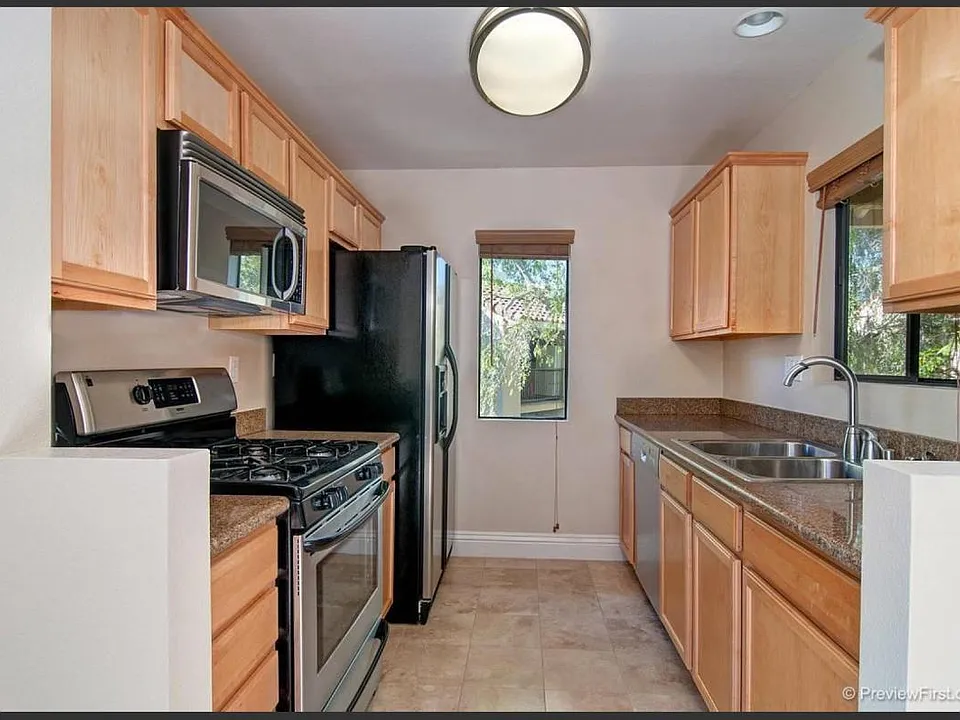 Upgraded Kitchen - Granite Countertops