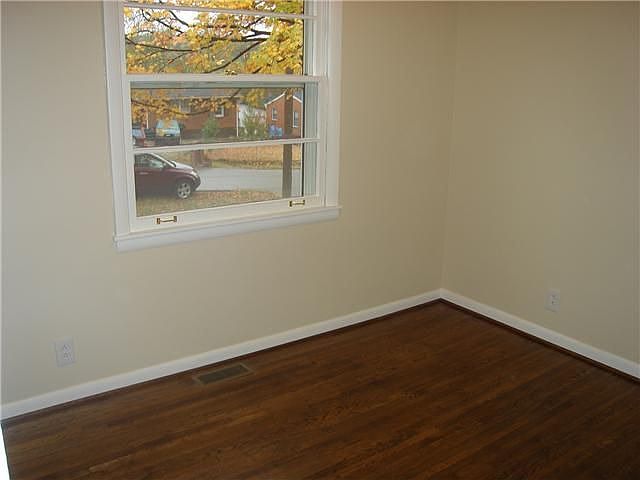 1st image of 1912 Laurinda Dr