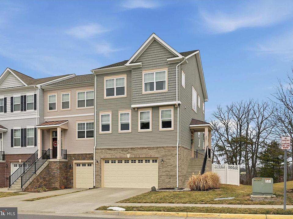 1st image of 221 Cobble Stone Dr