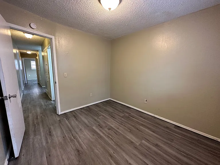 621 Lotus Ave — Photo 28