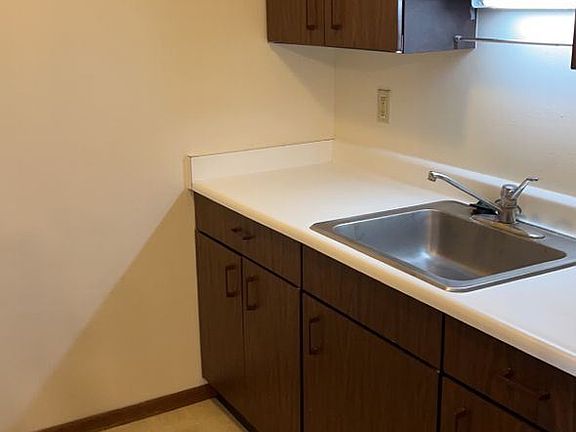 4th image of 609 Mary Ln #108