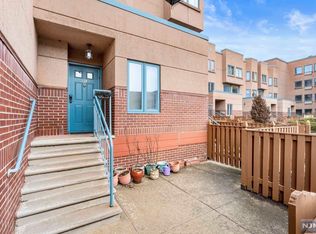 314 Nelson Ct, Edgewater, NJ 07020