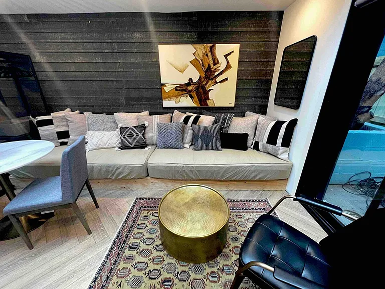 Building's Lounge