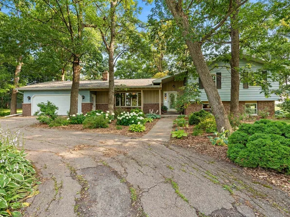 1985 Clairville Rd, Oshkosh, WI 54904