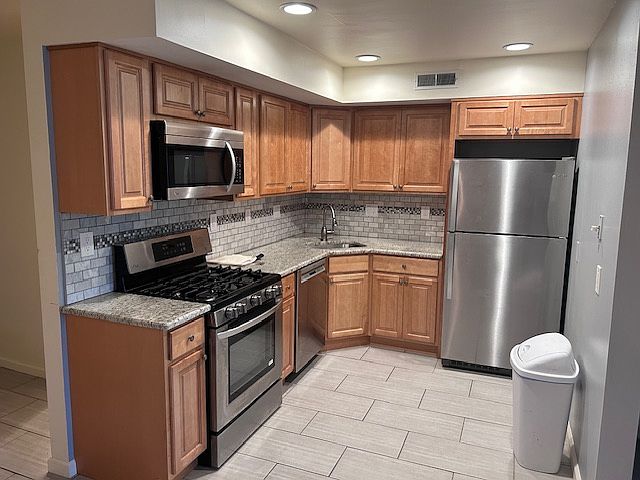 kitchen only 1 1/2 years old