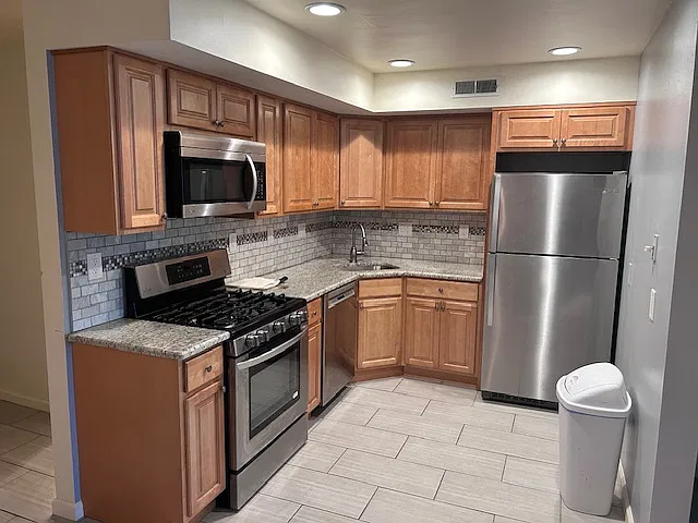 kitchen only 1 1/2 years old