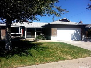 822 Baker Dr, Ripon, CA 95366