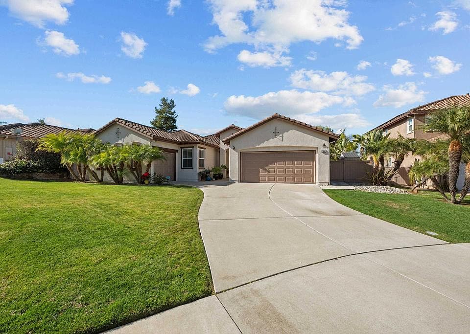 1st image of 904 Lantana Ct