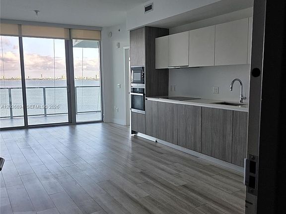 4th image of 2900 NE 7th Ave Unit 906