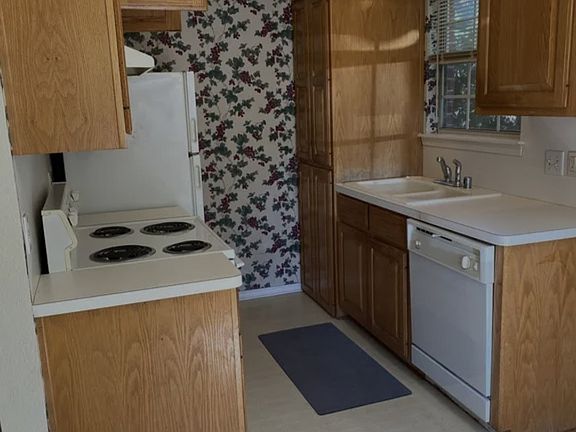 3rd image of 5605 Y St S Unit 2