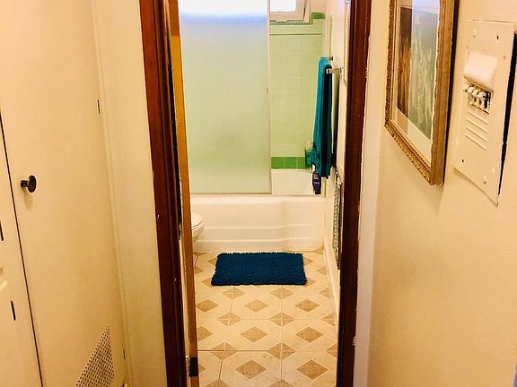 3rd image of 5744 Whitsett Ave #5