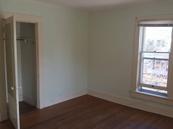 5th image of 403 W 4th St APT 3