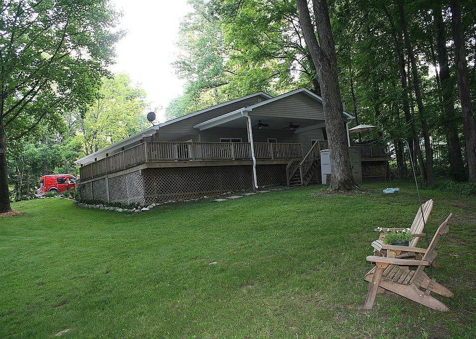 1st image of 9272 E Brooks Ln