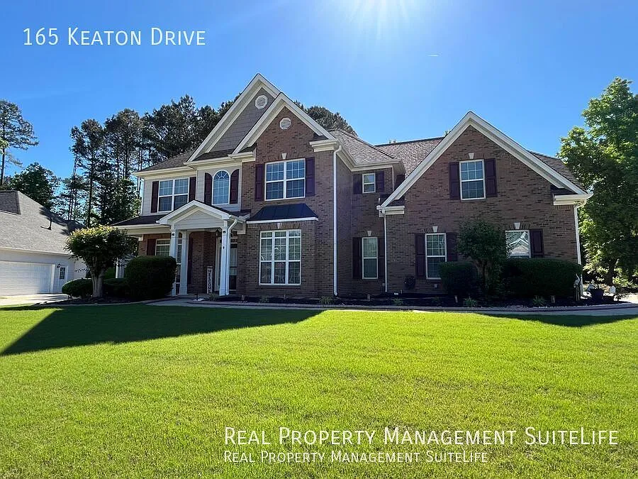 Immaculate 4 Bedroom/4 Bath Home-Central Fayetteville — Photo 2