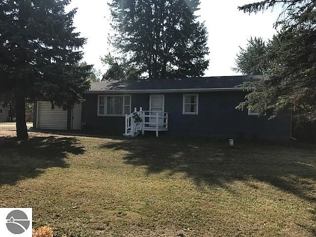 8220 E Pickard Rd photo 1