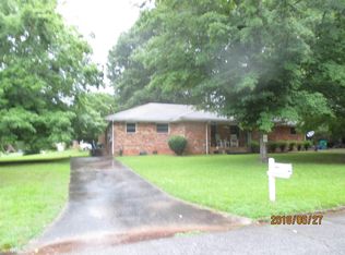 1105 Dove Valley Rd, Decatur, GA 30032